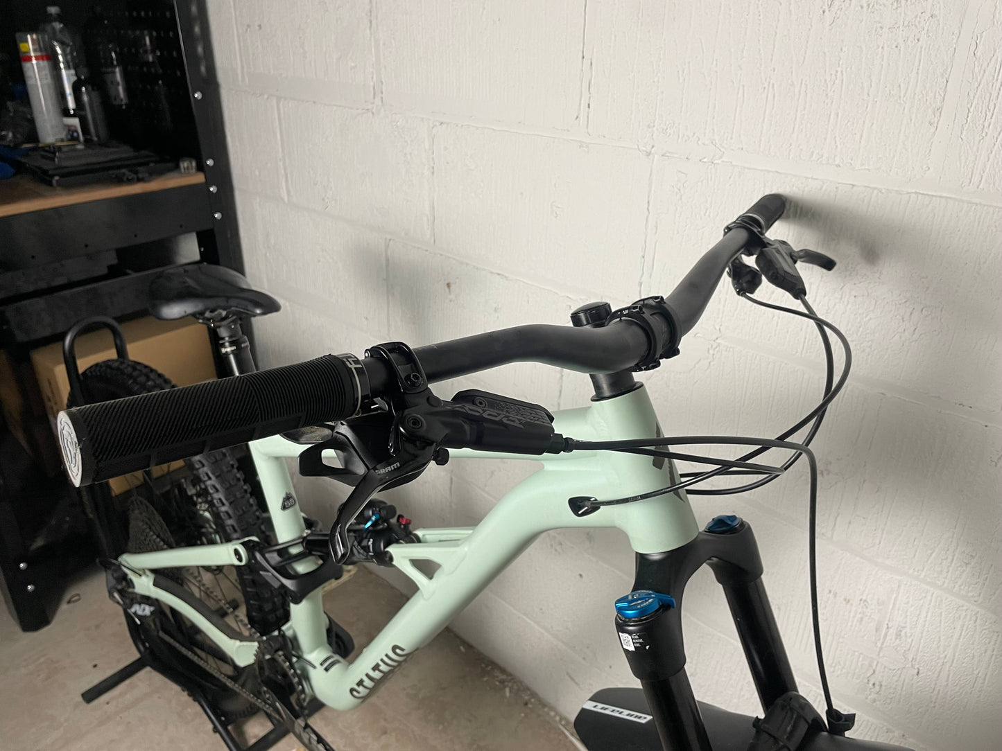 Specialized Status 160 2023 Full Suspension Mountain Bike