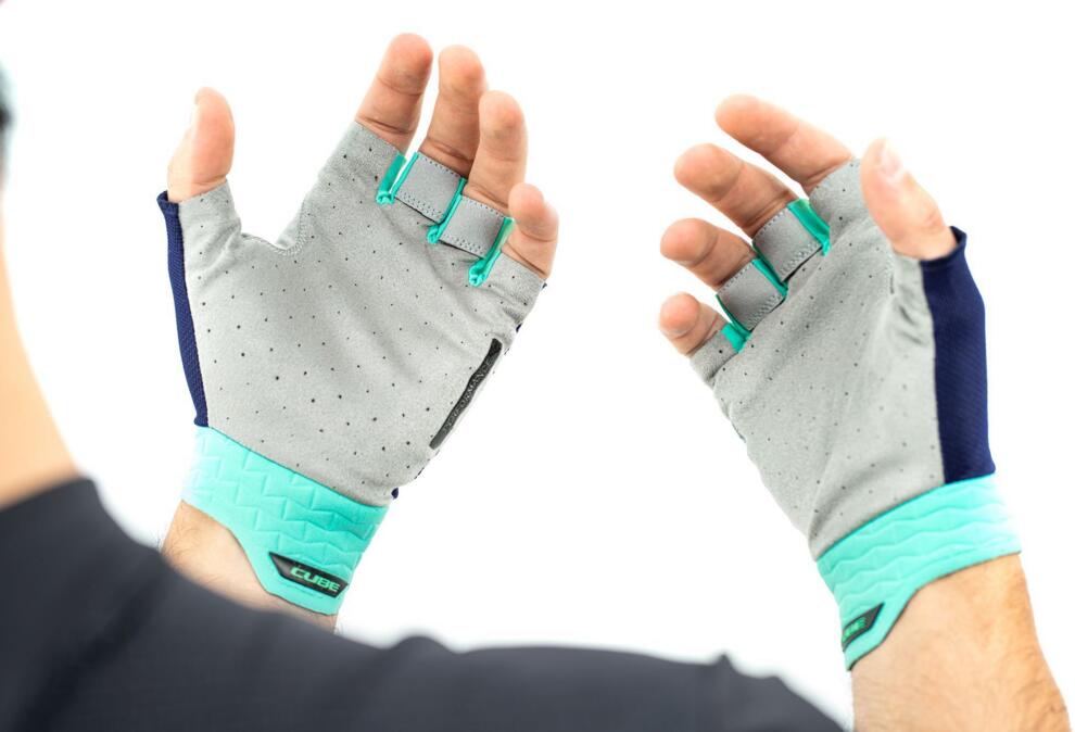 Guantes CUBE Performance de dedos cortos en azul y menta