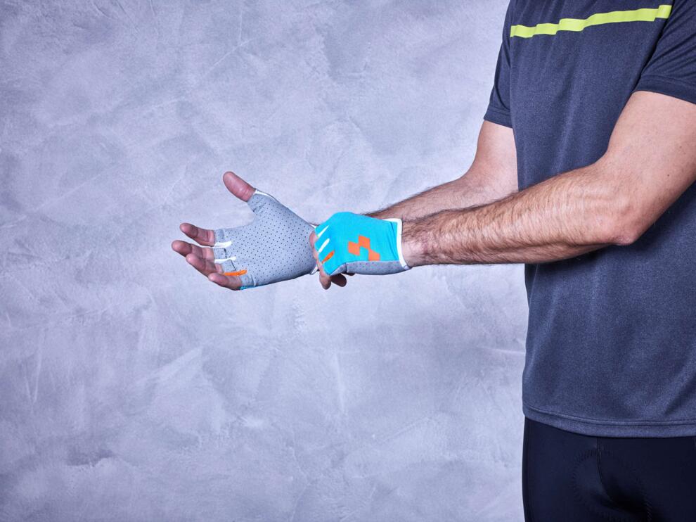 Guantes CUBE Performance de dedos cortos en azul/nectarina