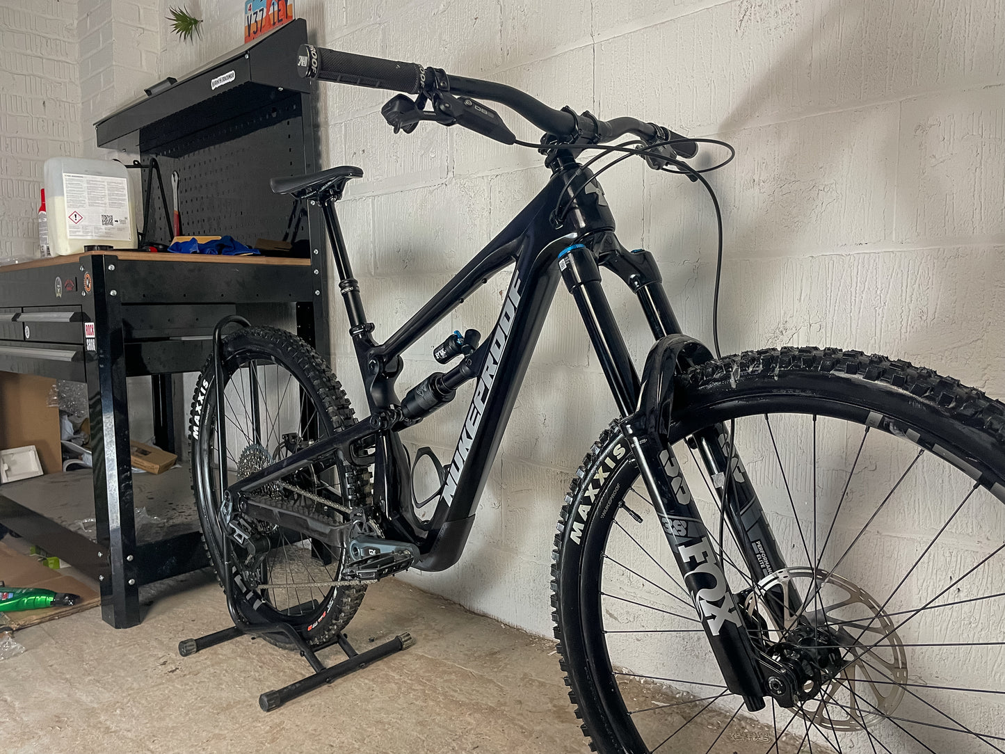 Nukeproof Mega 290 Carbon 2024 Mountain Bike