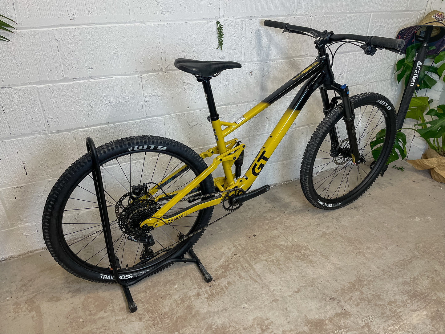 GT Zaskar FS Sport 2024 Full Suspension Mountain Bike