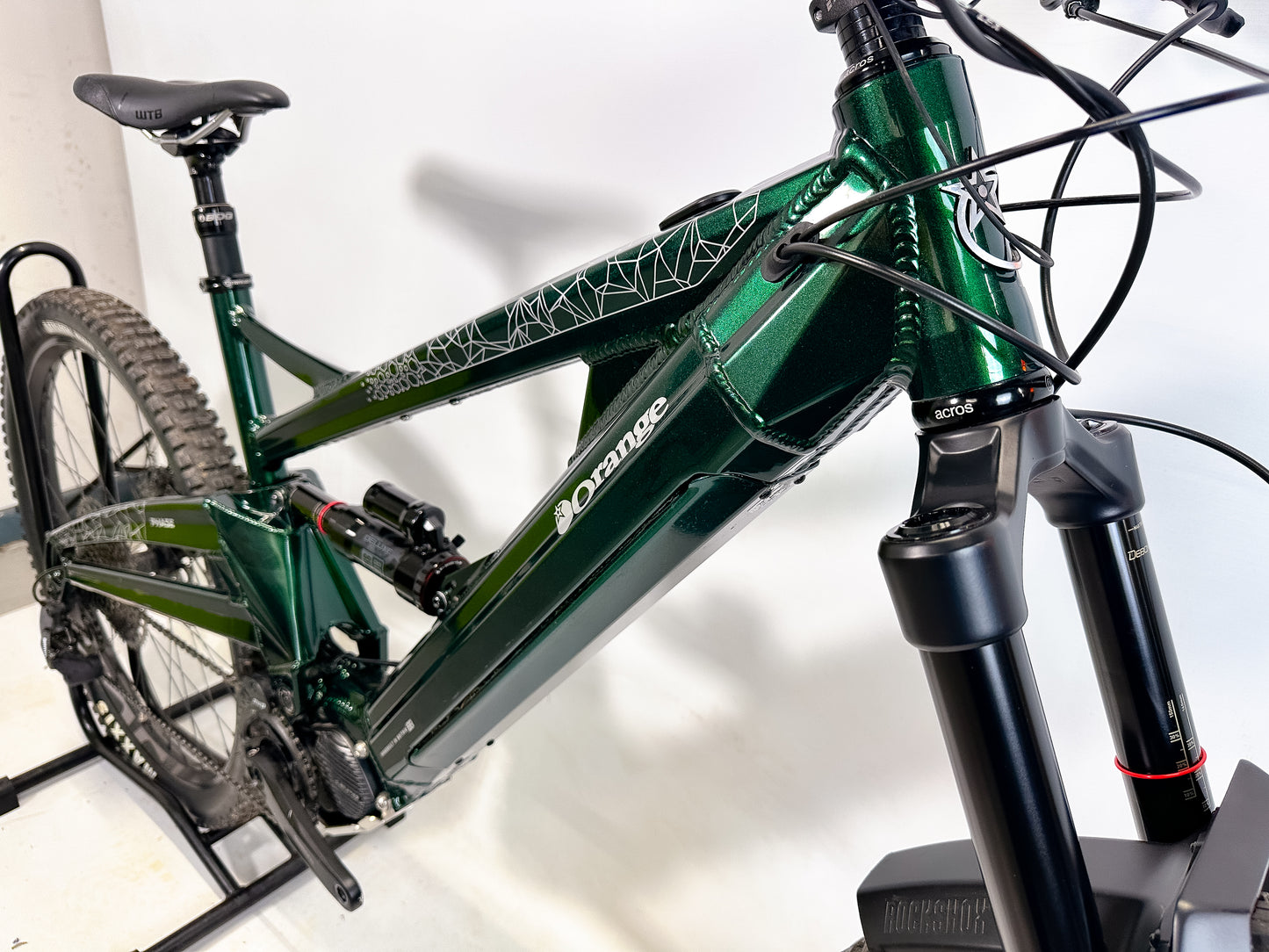 Orange Phase 27.5 S 2024 Full Suspension Electric Bike *Only 81 Miles*