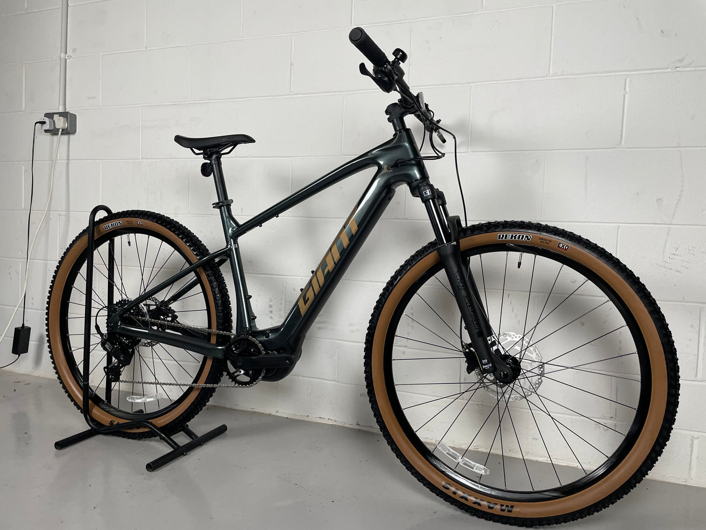Giant Talon E+ 2023 Electric Mountain Bike Brand New