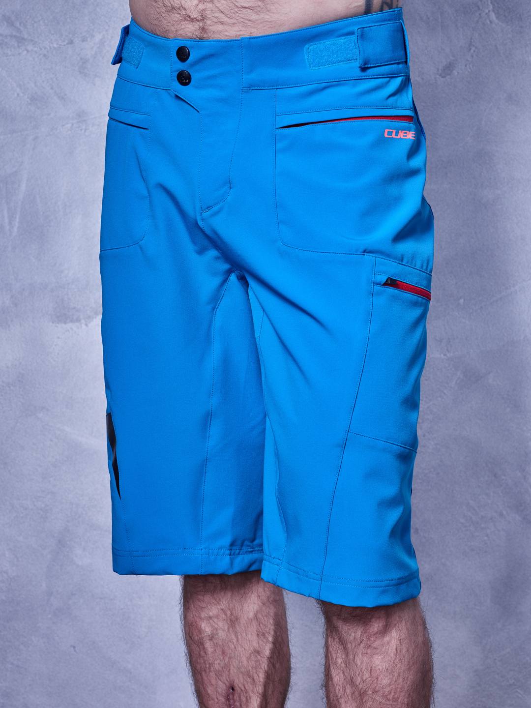 Pantalones cortos CUBE Action en azul puro
