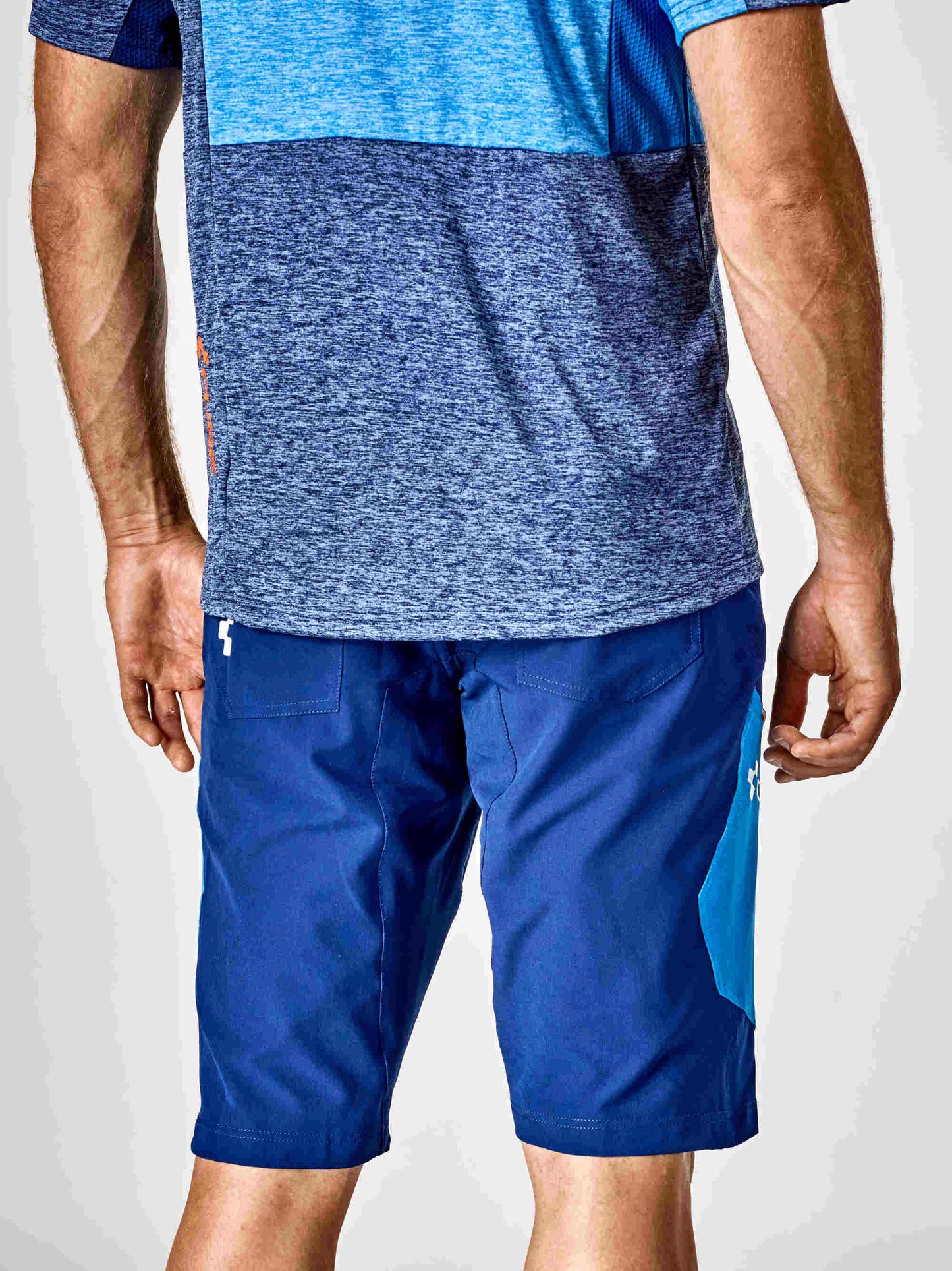 CUBE Tour Shorts Blue