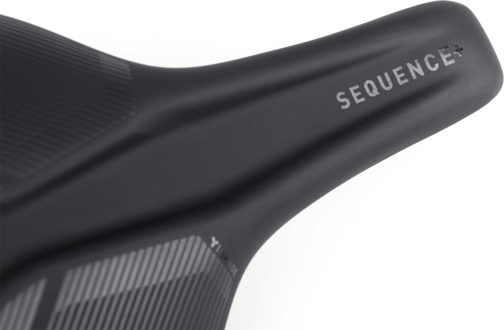 Natural Fit Saddle Sequence+ Black
