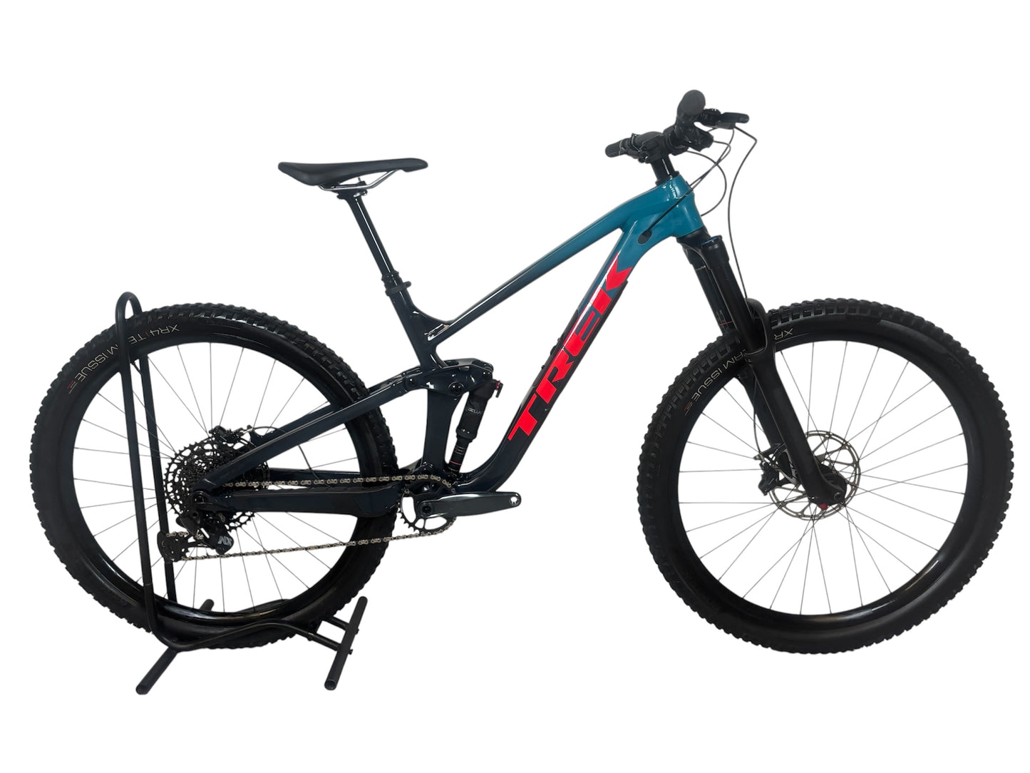 Trek Slash 7 29er Mountain Bike 2022