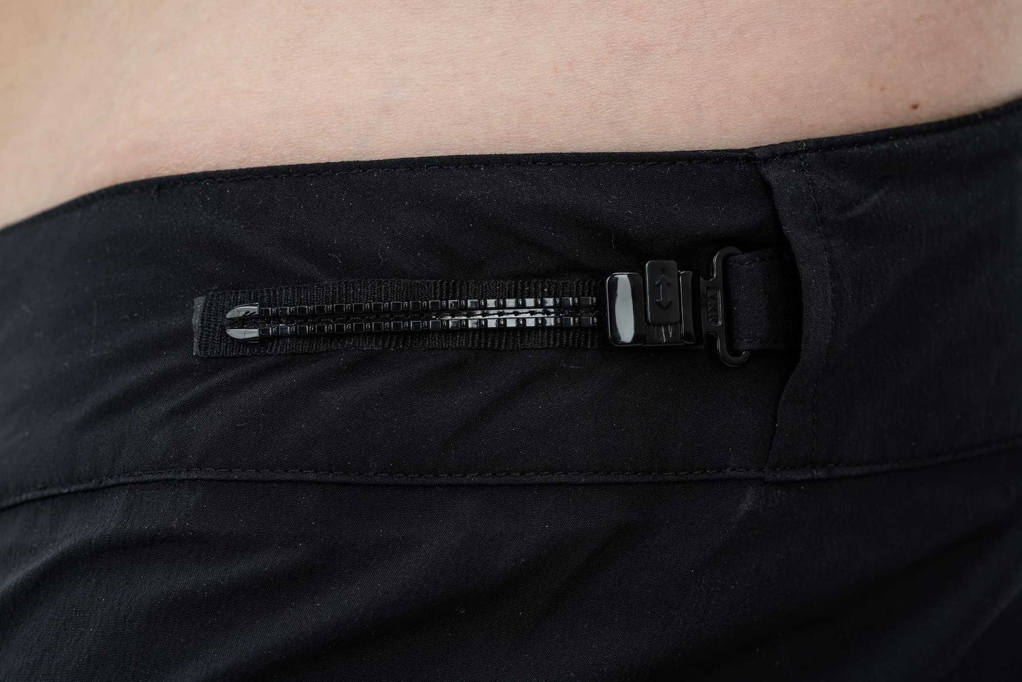 CUBE Atx Baggy Shorts Schwarz