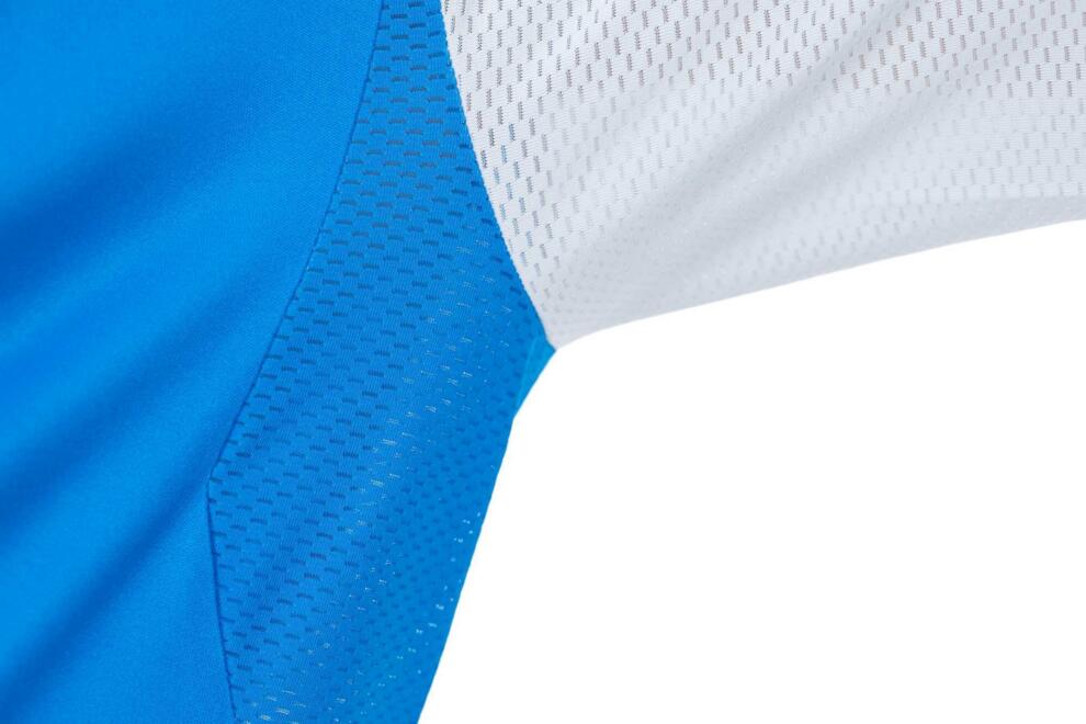 Camiseta de cuello redondo CUBE Teamline de manga corta, color blanco, azul y rojo