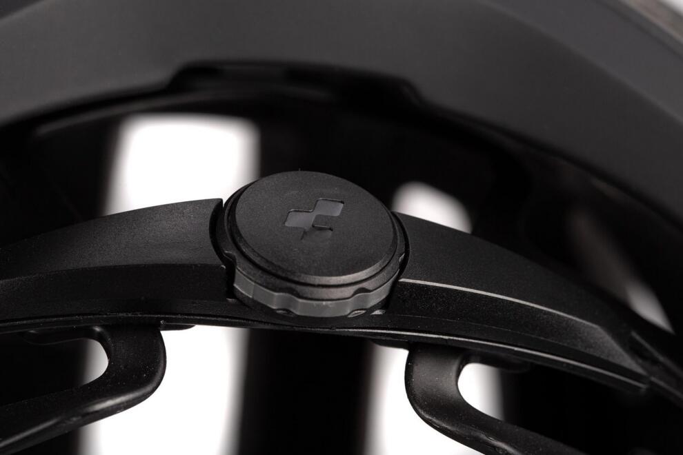 Casco CUBE Badger Negro