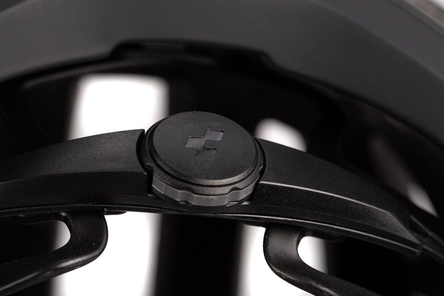 Casco CUBE Badger Negro