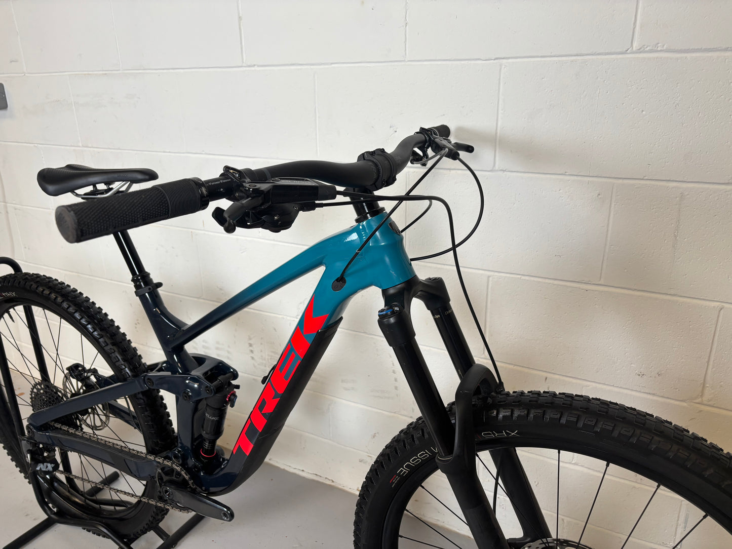 Trek Slash 7 29er Mountain Bike 2022