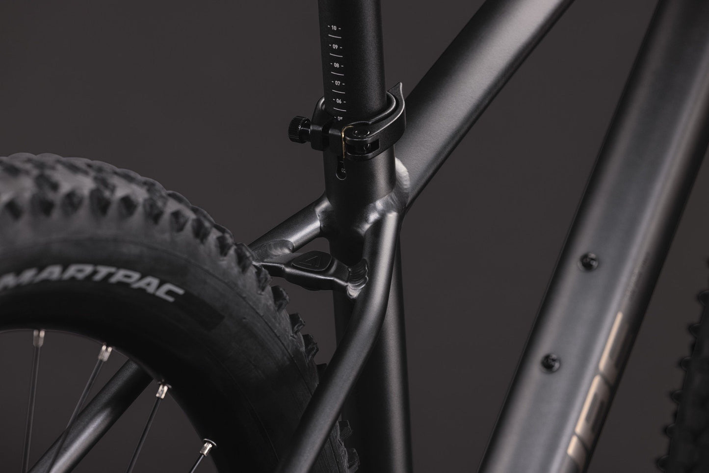 CUBE AIM SLX SLATEBLACK/CHROME 2027