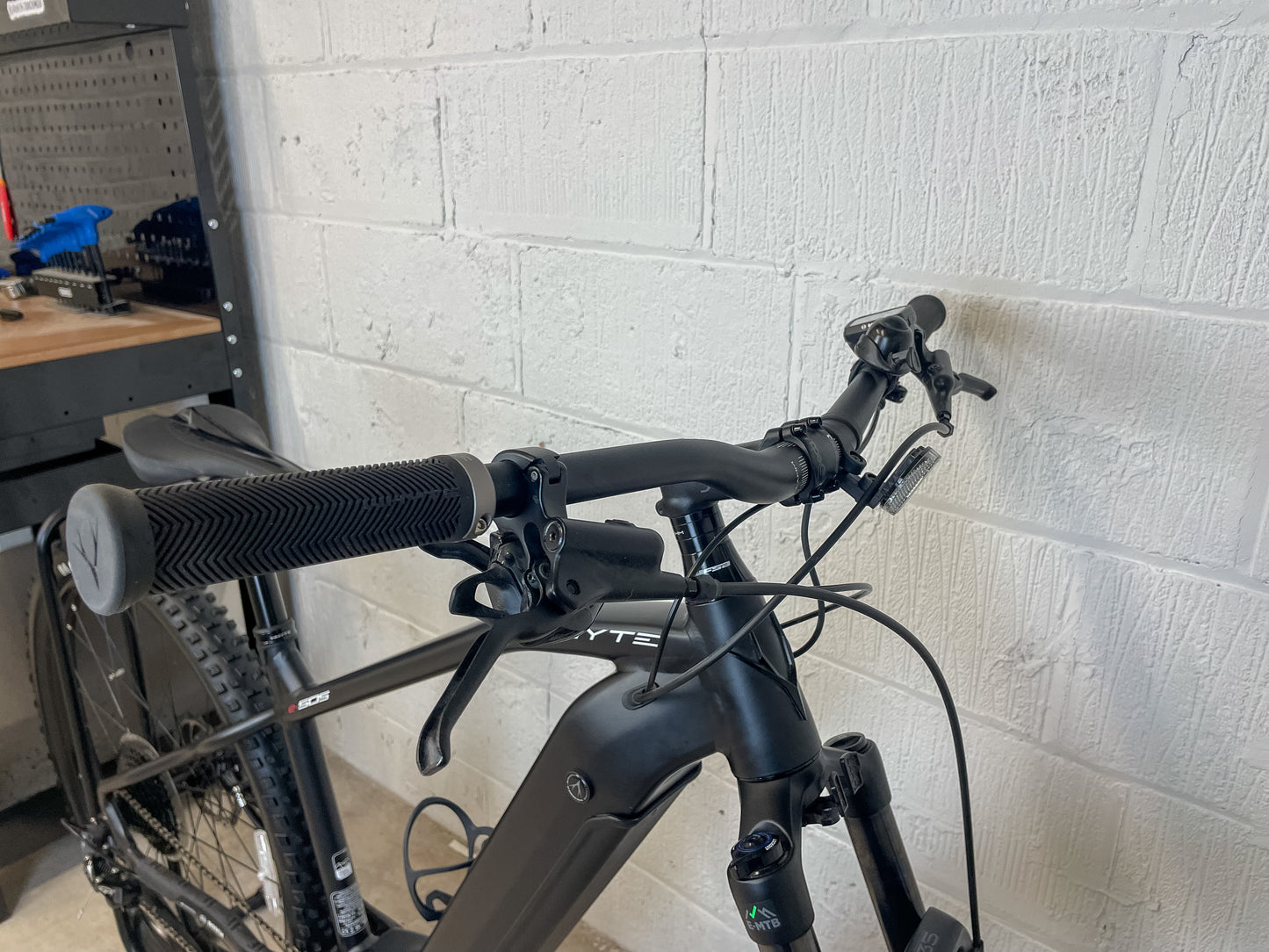 Whyte E-505 2024 Electric Mountain Bike *Only 15 Miles*