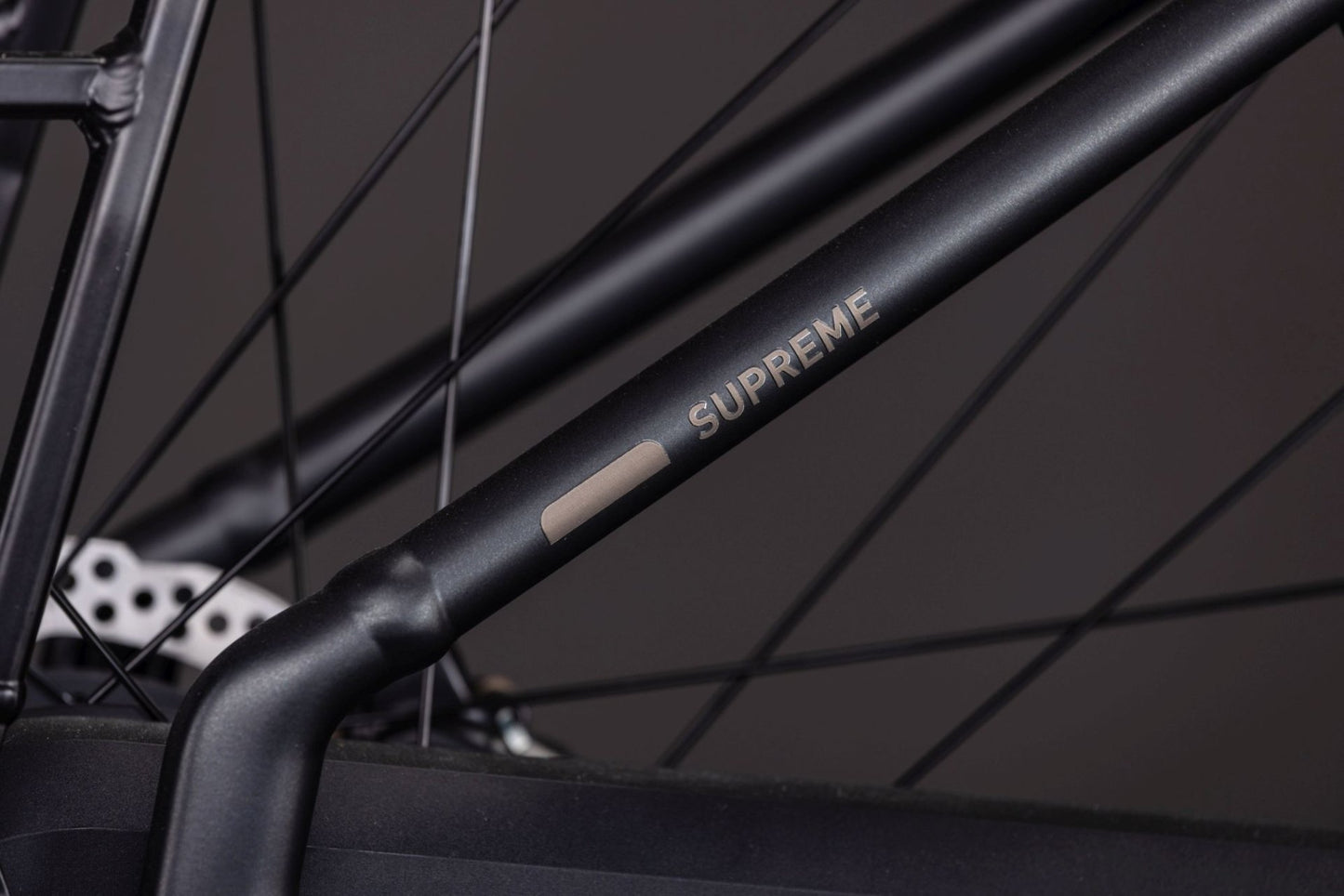 CUBE SUPREME HYBRID COMFORT SE ONE 600 GREY/CHROME 2026