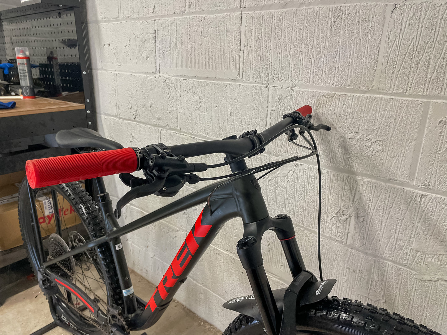 TREK ROSCOE 8 2025 HARDTAIL MOUNTAIN BIKE