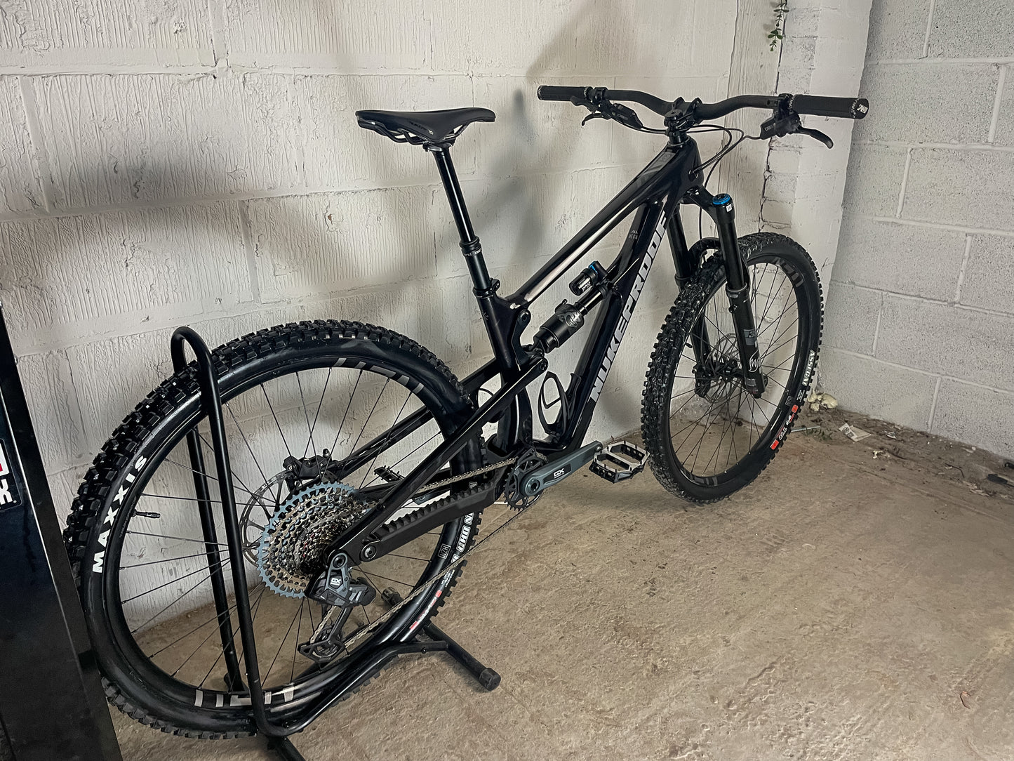 Nukeproof Mega 290 Carbon 2024 Mountain Bike