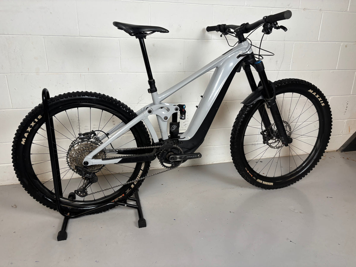 Giant Reign E+1 MX Pro 2022 Electric Mountain Bike-Only 170 Miles Rode
