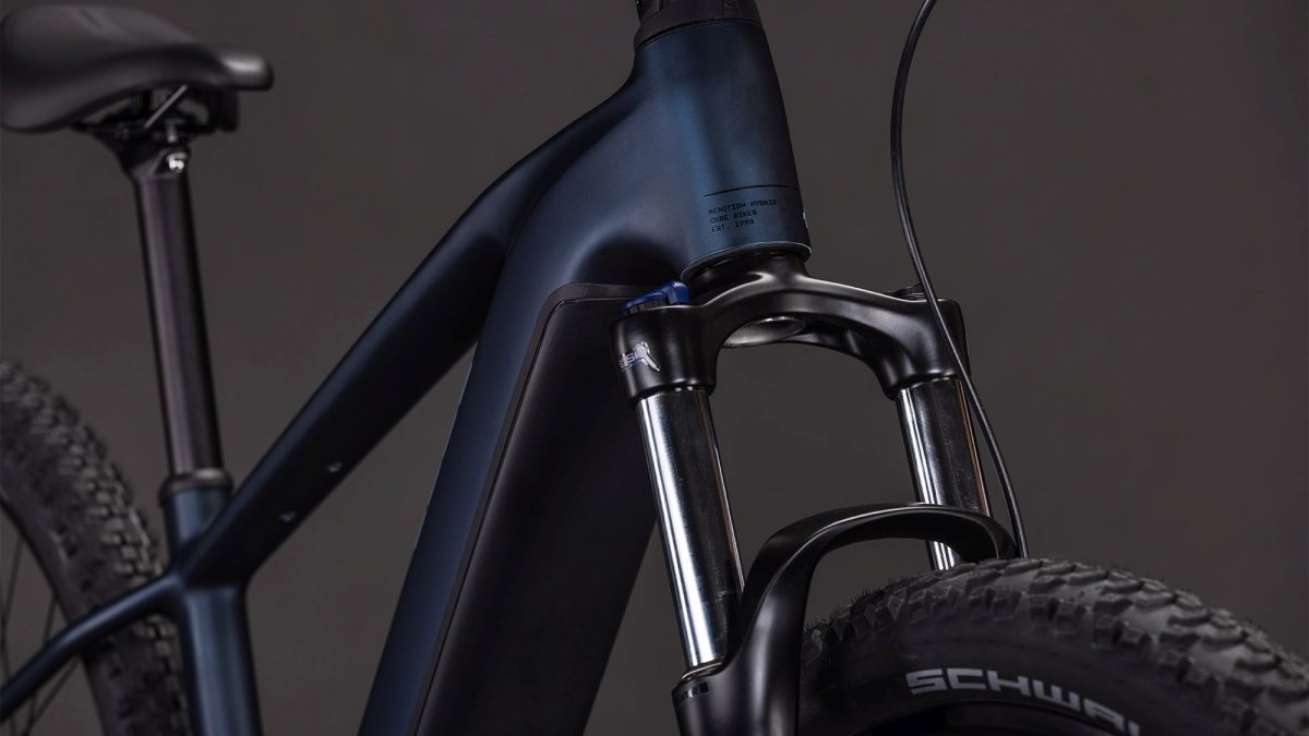 CUBE REACTION HYBRID PERFORMANCE 600 INDIGOBLUE/REFLEX 2026