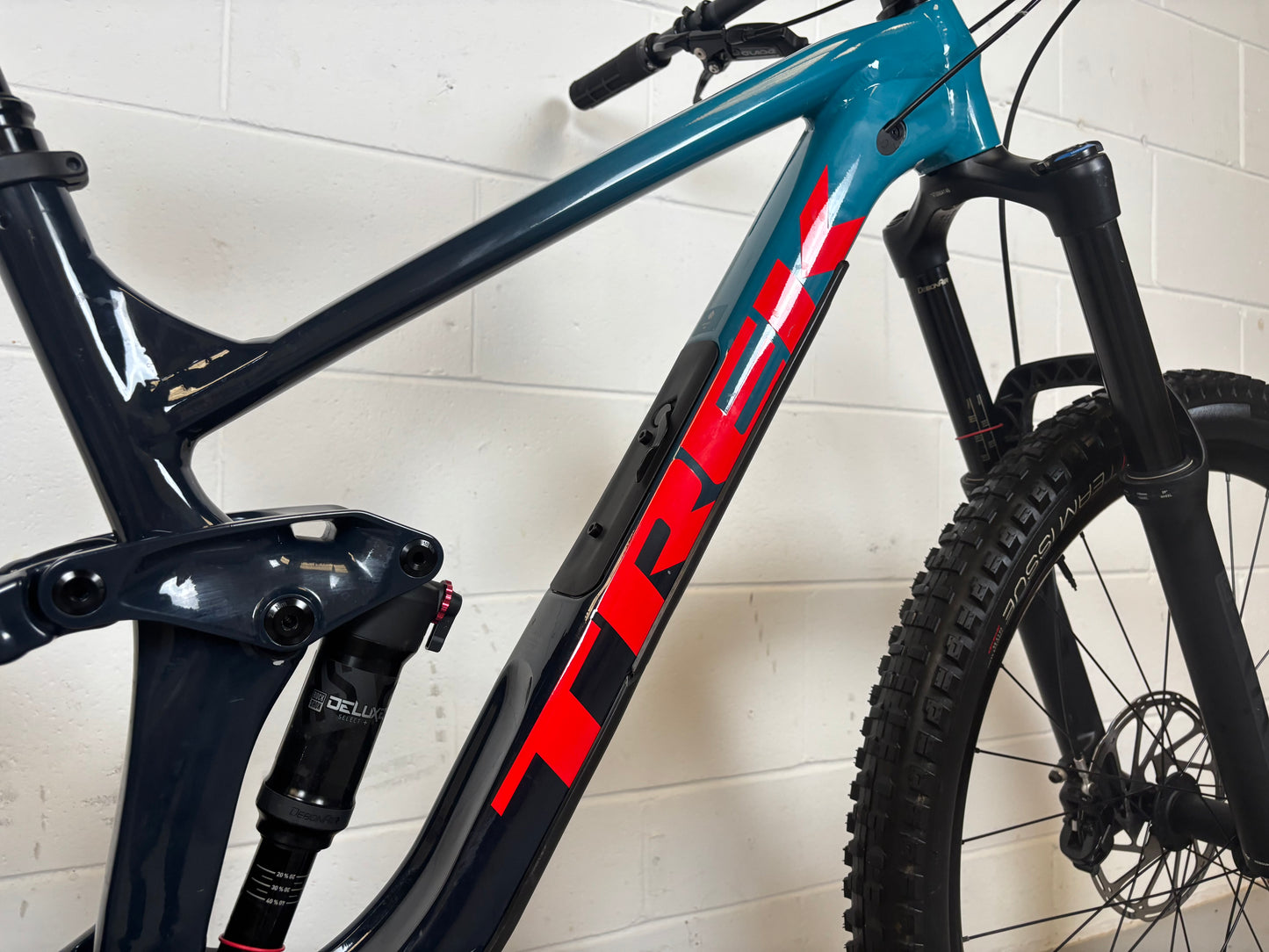 Trek Slash 7 29er Mountain Bike 2022