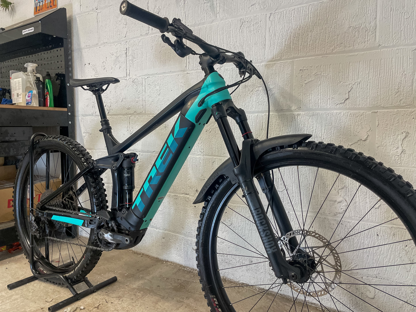 TREK RAIL 5 625WH ELECTRIC MOUNTAIN BIKE 2023