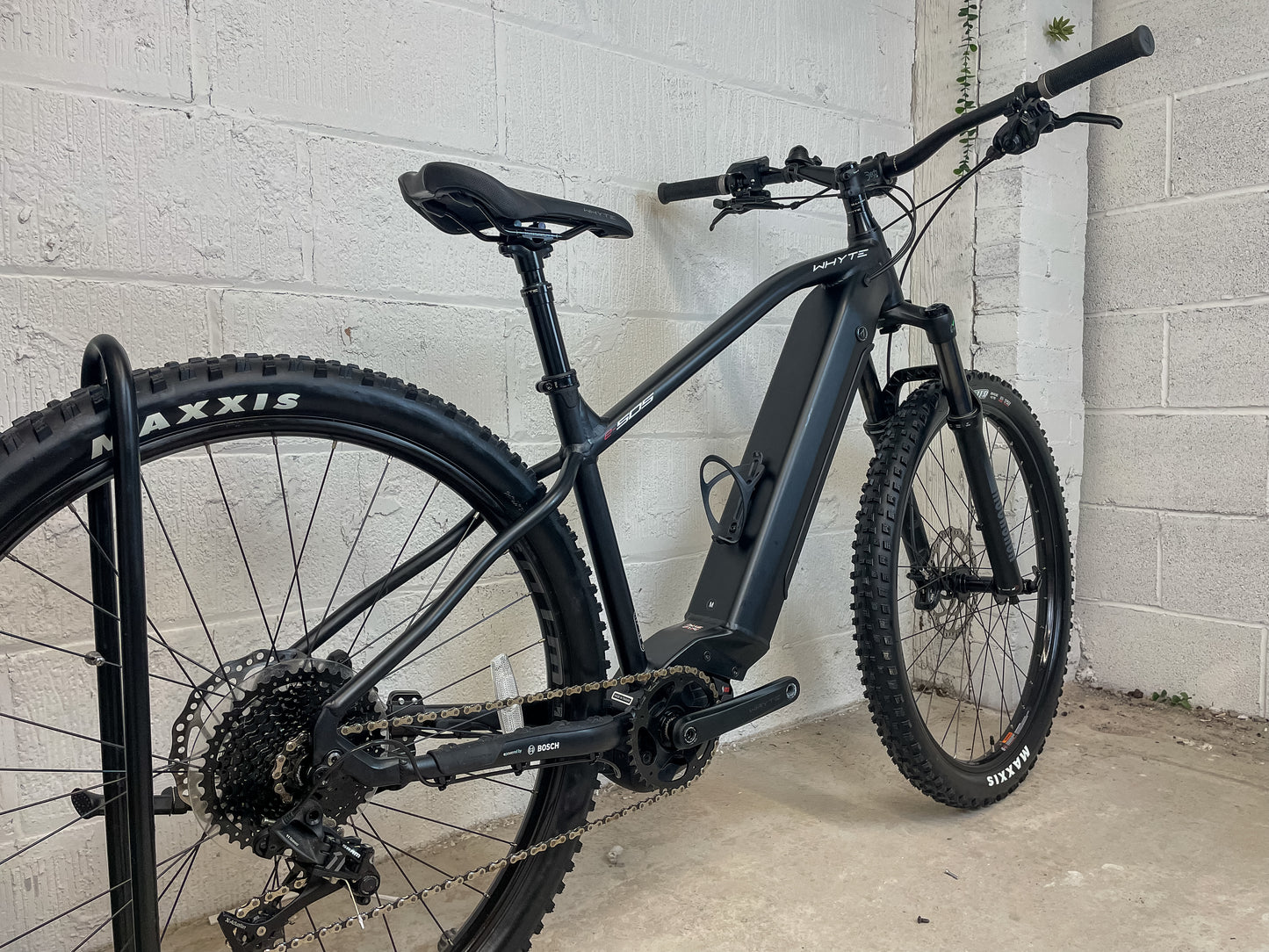Whyte E-505 2024 Electric Mountain Bike *Only 15 Miles*