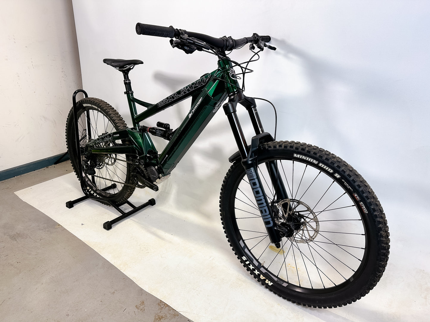 Orange Phase 27.5 S 2024 Full Suspension Electric Bike *Only 81 Miles*