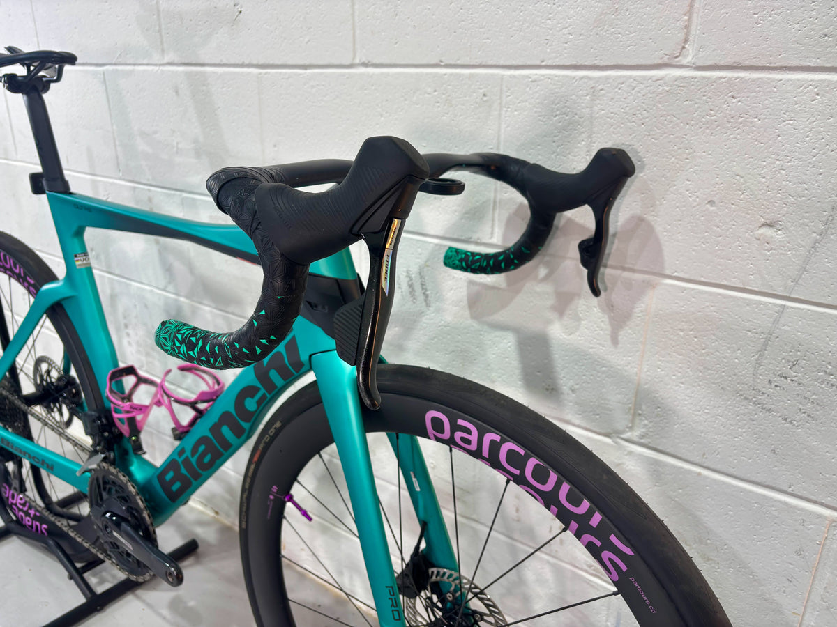 Bianchi Oltre Pro SRAM Force AXS 2026 Road Bike