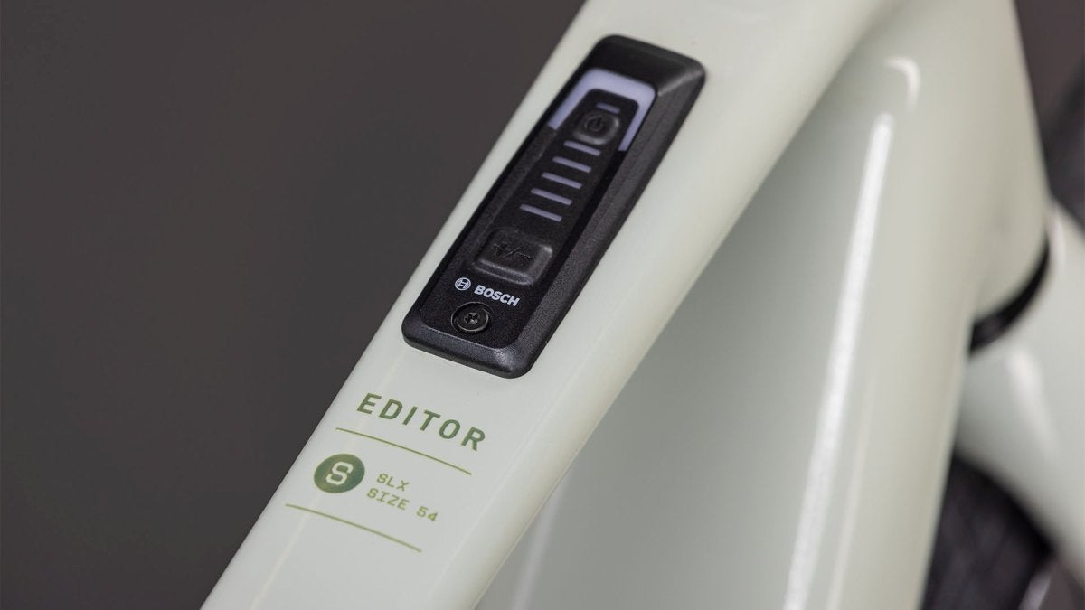 CUBE EDITOR HYBRID SLX 400X REEDBEIGE/CHROME 2026