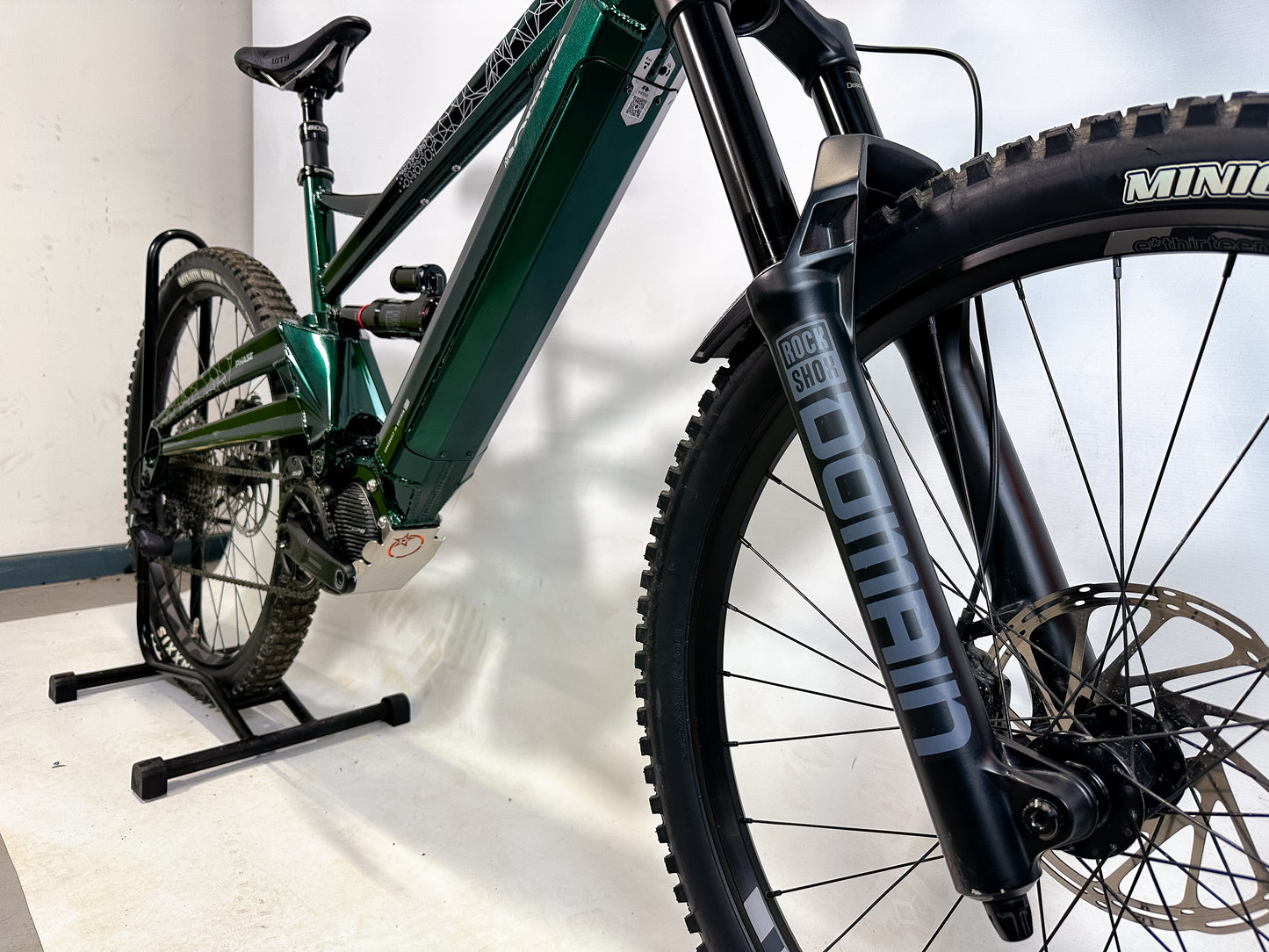 Orange Phase 27.5 S 2024 Full Suspension Electric Bike *Only 81 Miles*