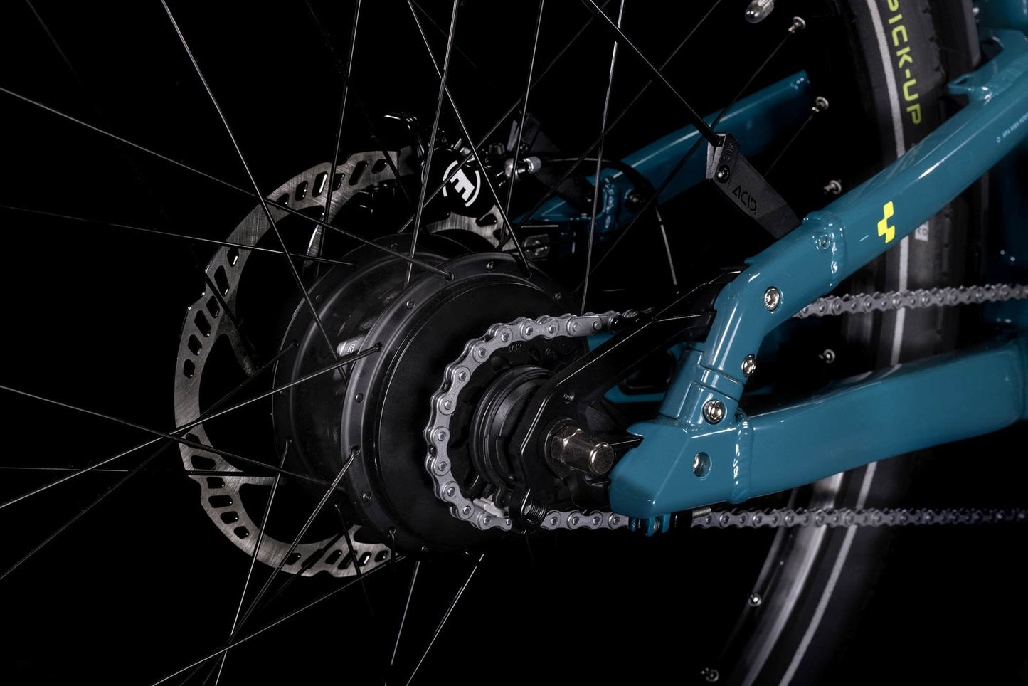 CUBE Cargo Hybrid 500 Blue/Lime 2025