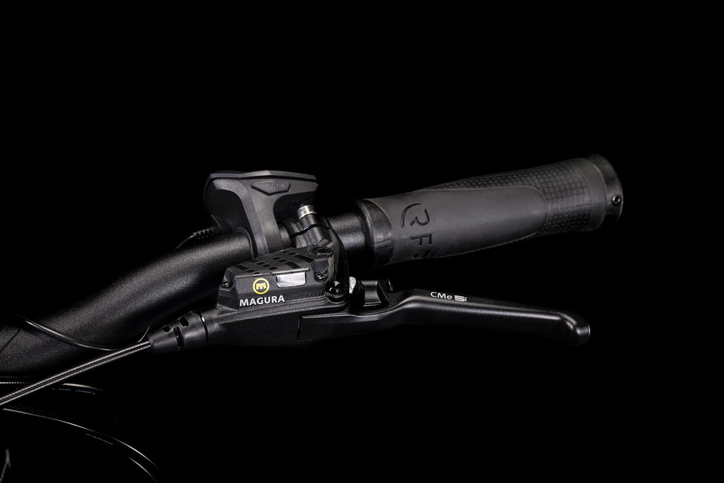 CUBE Cargo Hybrid 500 Blue/Lime 2025