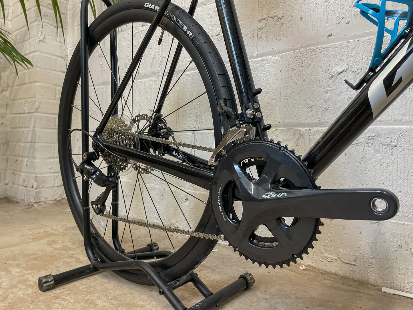 Giant Contend AR 3 Disc Road Bike