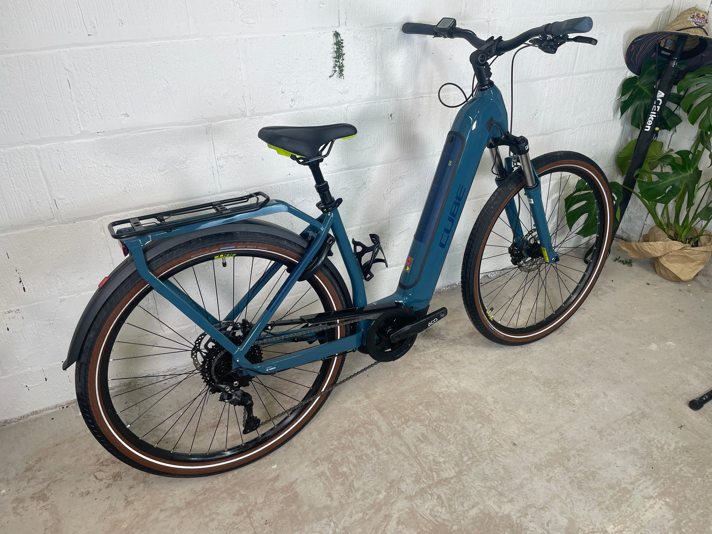 Cube Kathmandu Hybrid One 625 2024 Electric Hybrid Bike * Only 15 Miles rode*