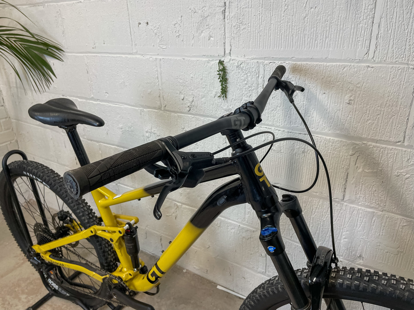 GT Zaskar FS Sport 2024 Full Suspension Mountain Bike