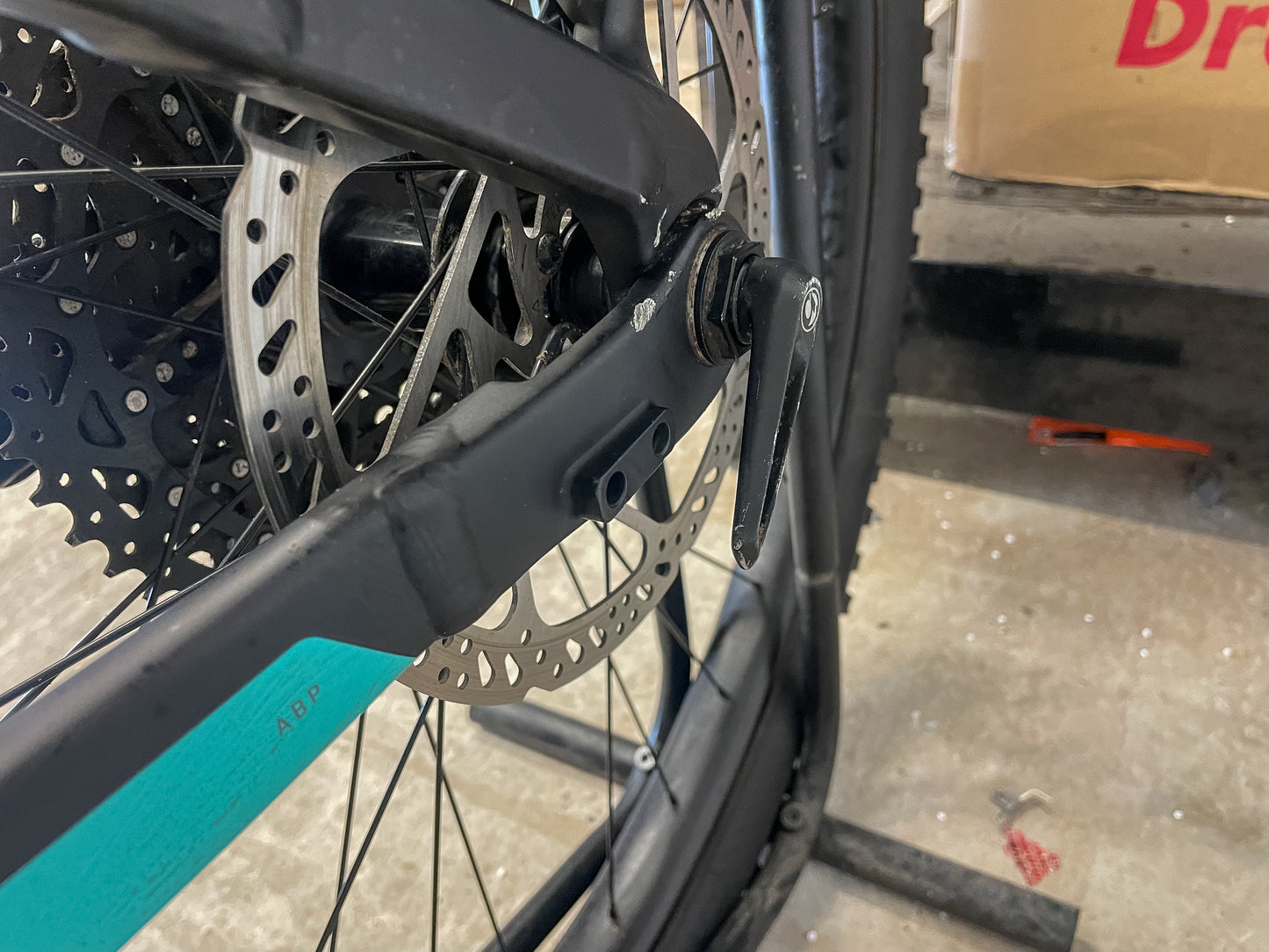 TREK RAIL 5 625WH ELECTRIC MOUNTAIN BIKE 2023