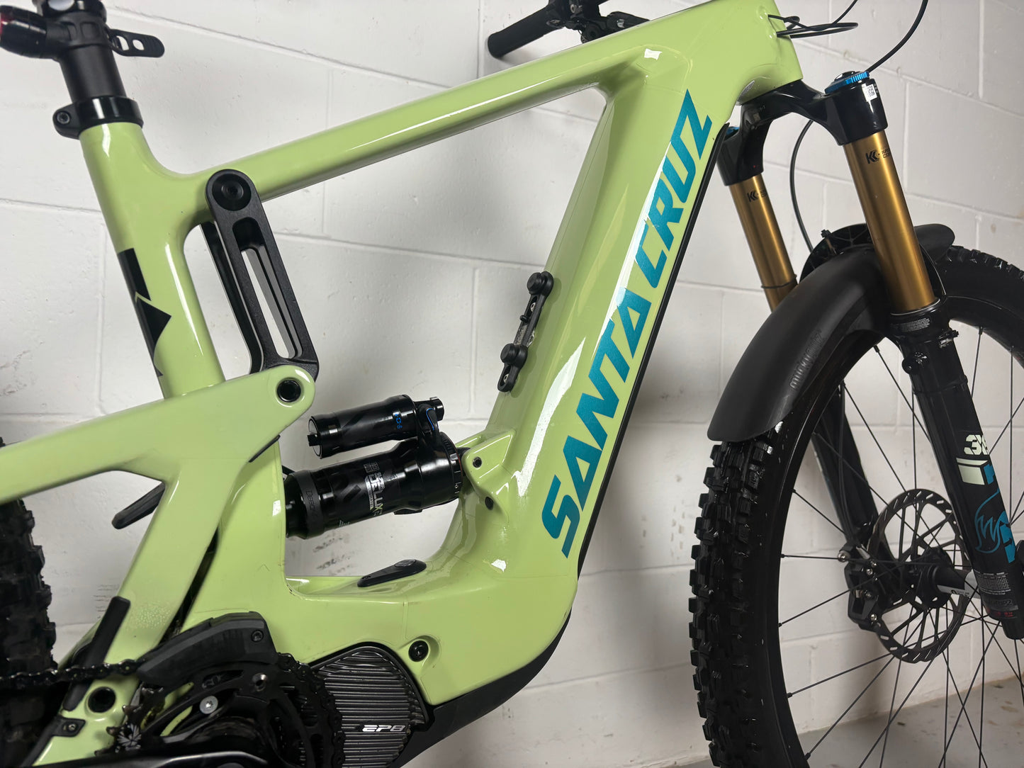 Santa Cruz Heckler CC X01 AXS RSV MX 2023 Electric Mountain Bike