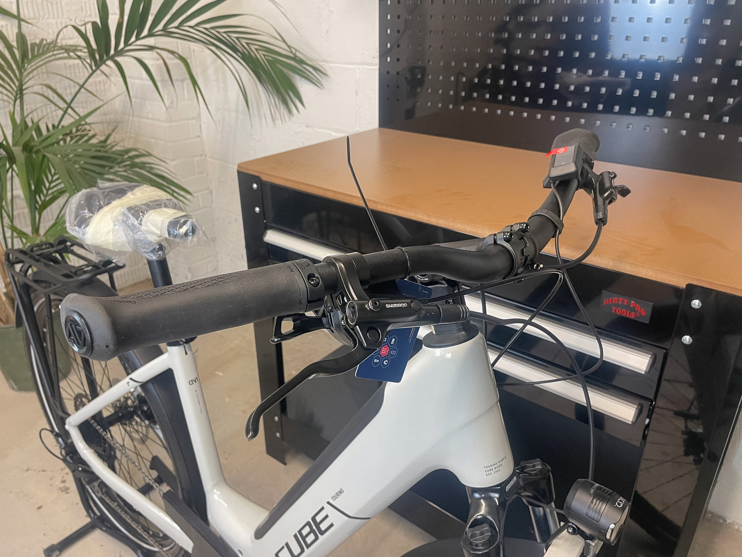 Cube Touring Hybrid One 625wh 2025 Electric Bike *Brand New*