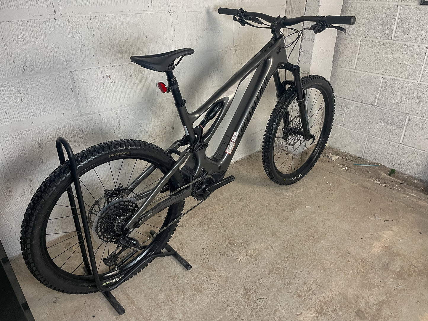 Specialized Turbo Levo Carbon 2024 Electric Mountain Bike *Only 18 Miles Rode*