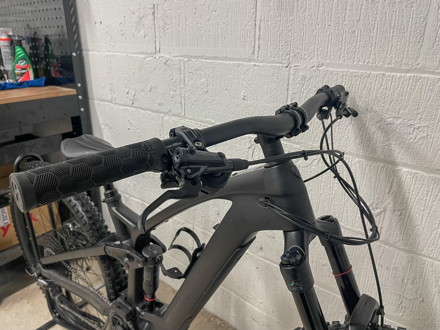 TREK  FUEL EXE 9.5 2024 ELECTRIC MOUNTAIN BIKE*Only 6 Miles Rode*