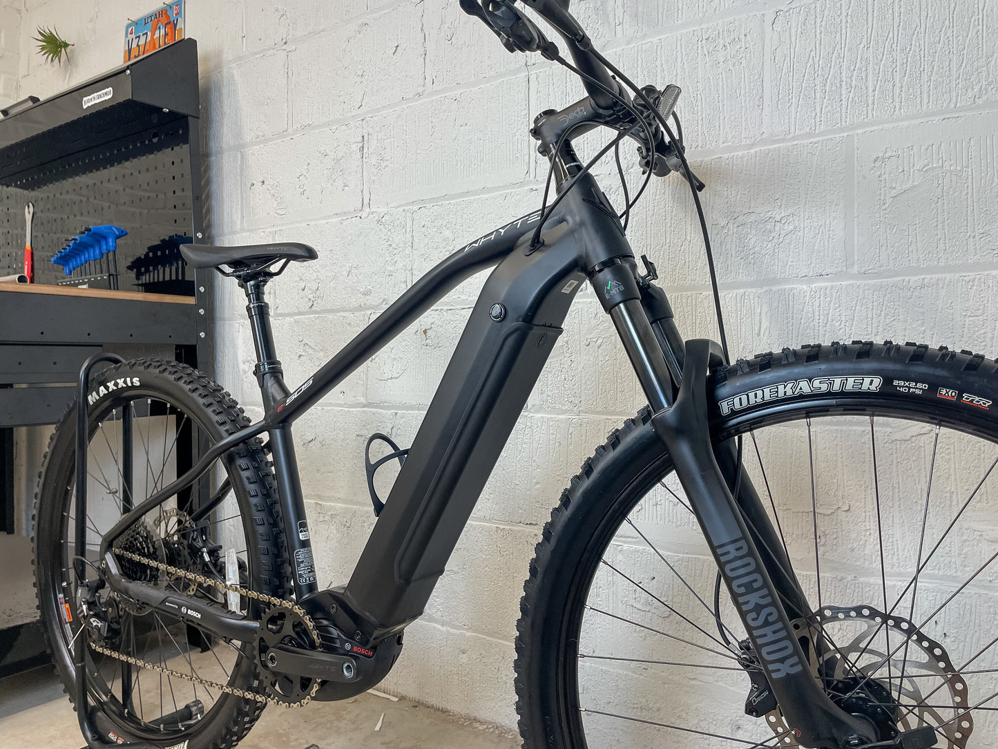 Whyte E-505 2024 Electric Mountain Bike *Only 15 Miles*