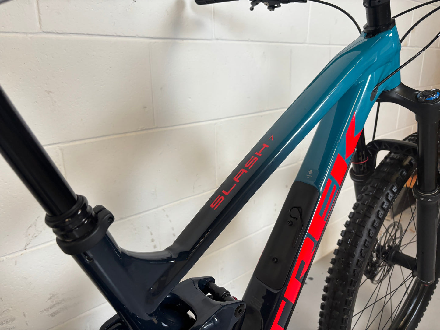 Trek Slash 7 29er Mountain Bike 2022