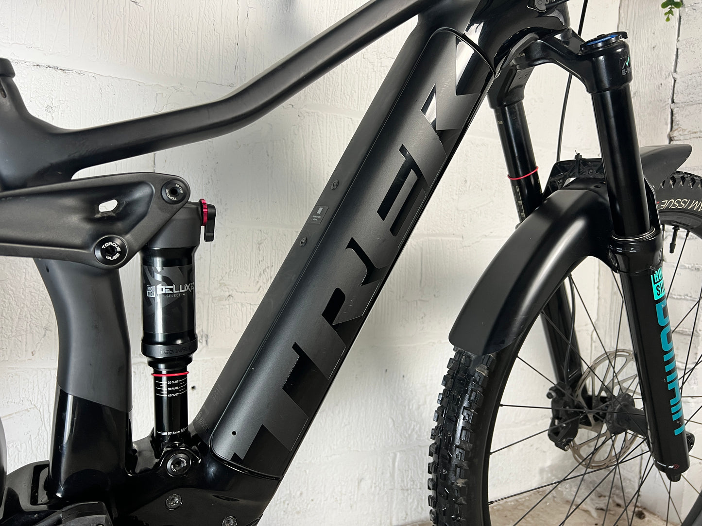 Trek Rail 9.7 SLX/XT 2023 Electric Mountain Bike *Only 200 Miles*