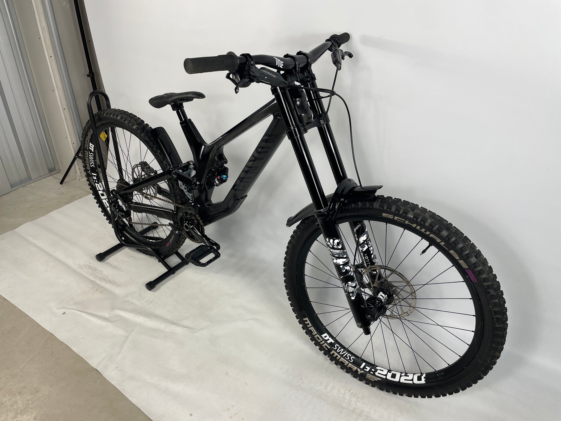 canfox mountainbike Canyon Sender CF 9.0 2019 Fox 40's 2022 – Mcrbikes