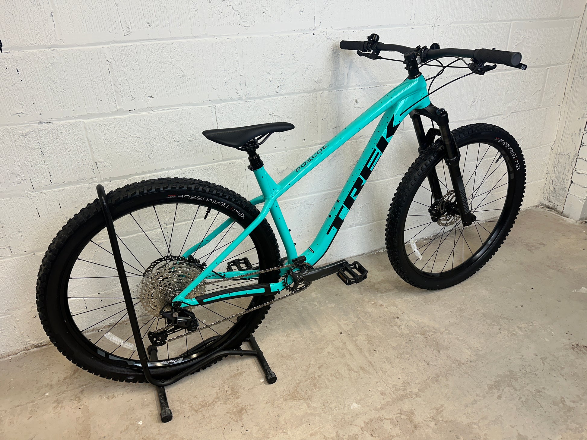 Trek Roscoe 2024 Mountain Bike *1 Year Warranty* – Mcrbikes