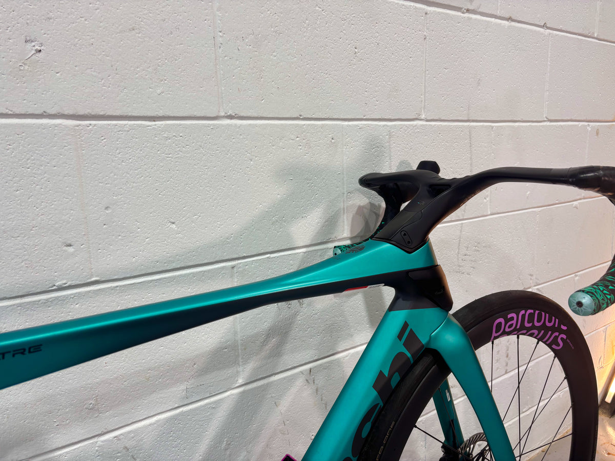 Bianchi Oltre Pro SRAM Force AXS 2026 Road Bike