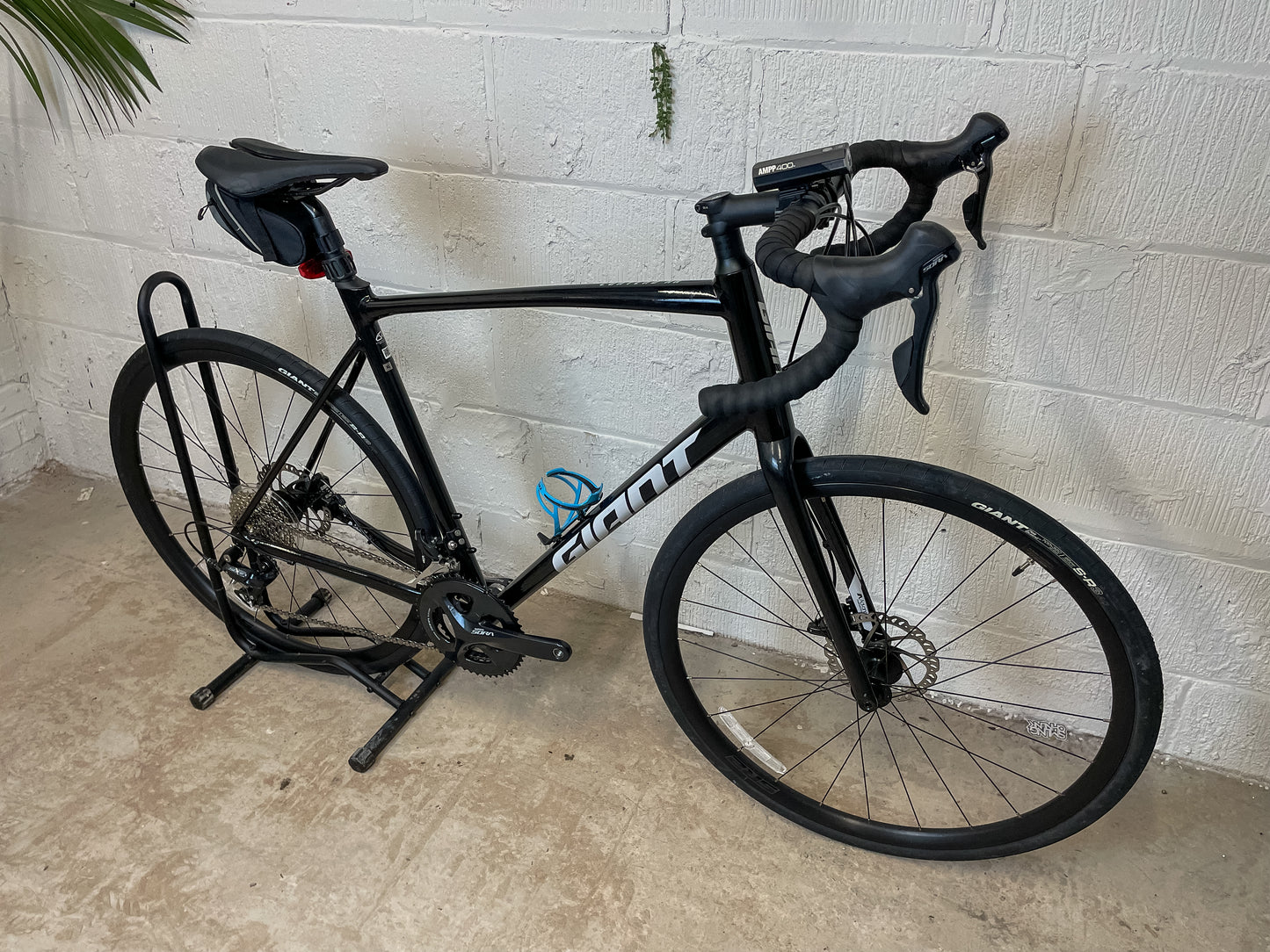 Giant Contend AR 3 Disc Road Bike