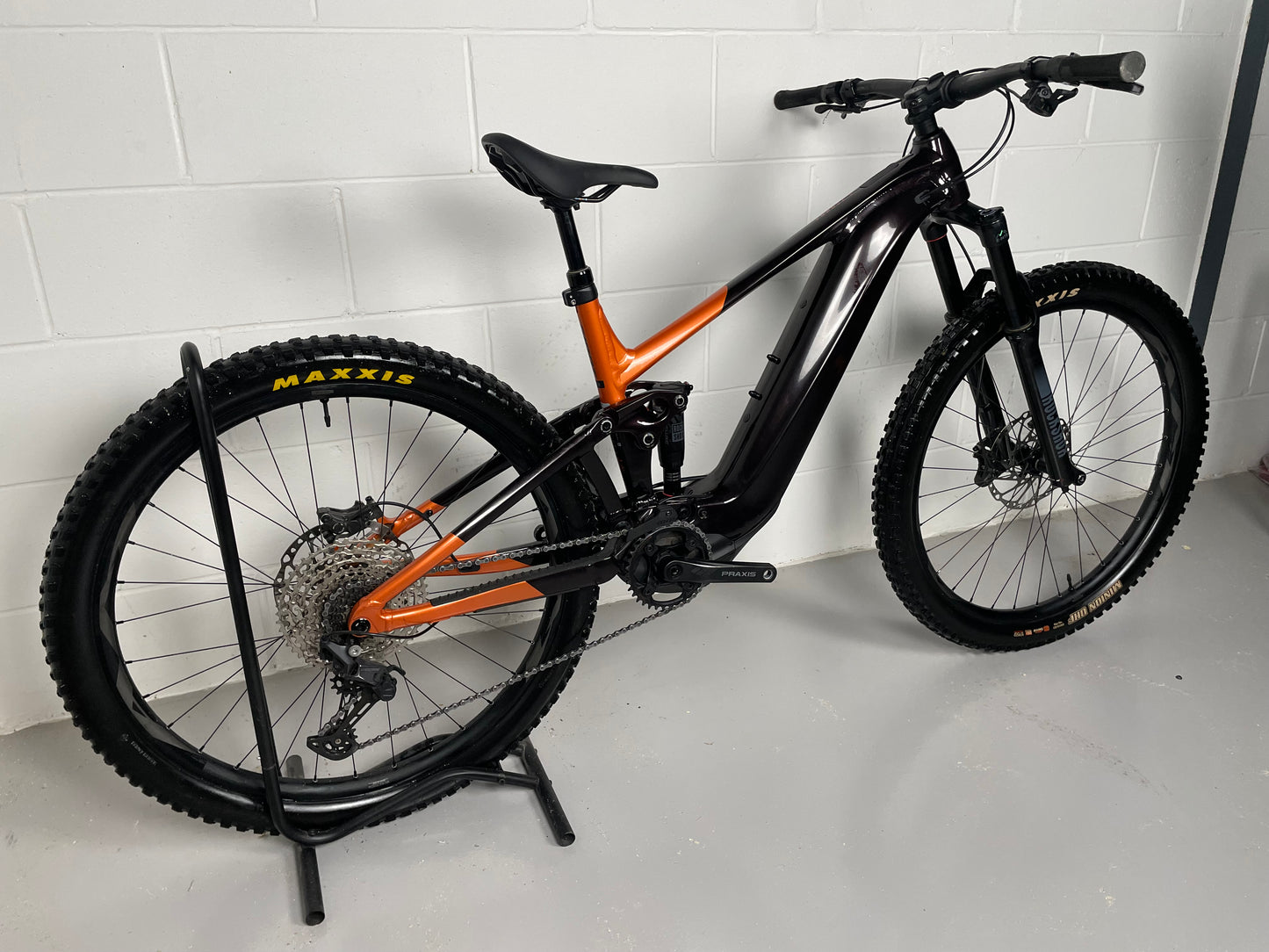 Giant Trance X E+ 3 2023 Electric Mountain Bike