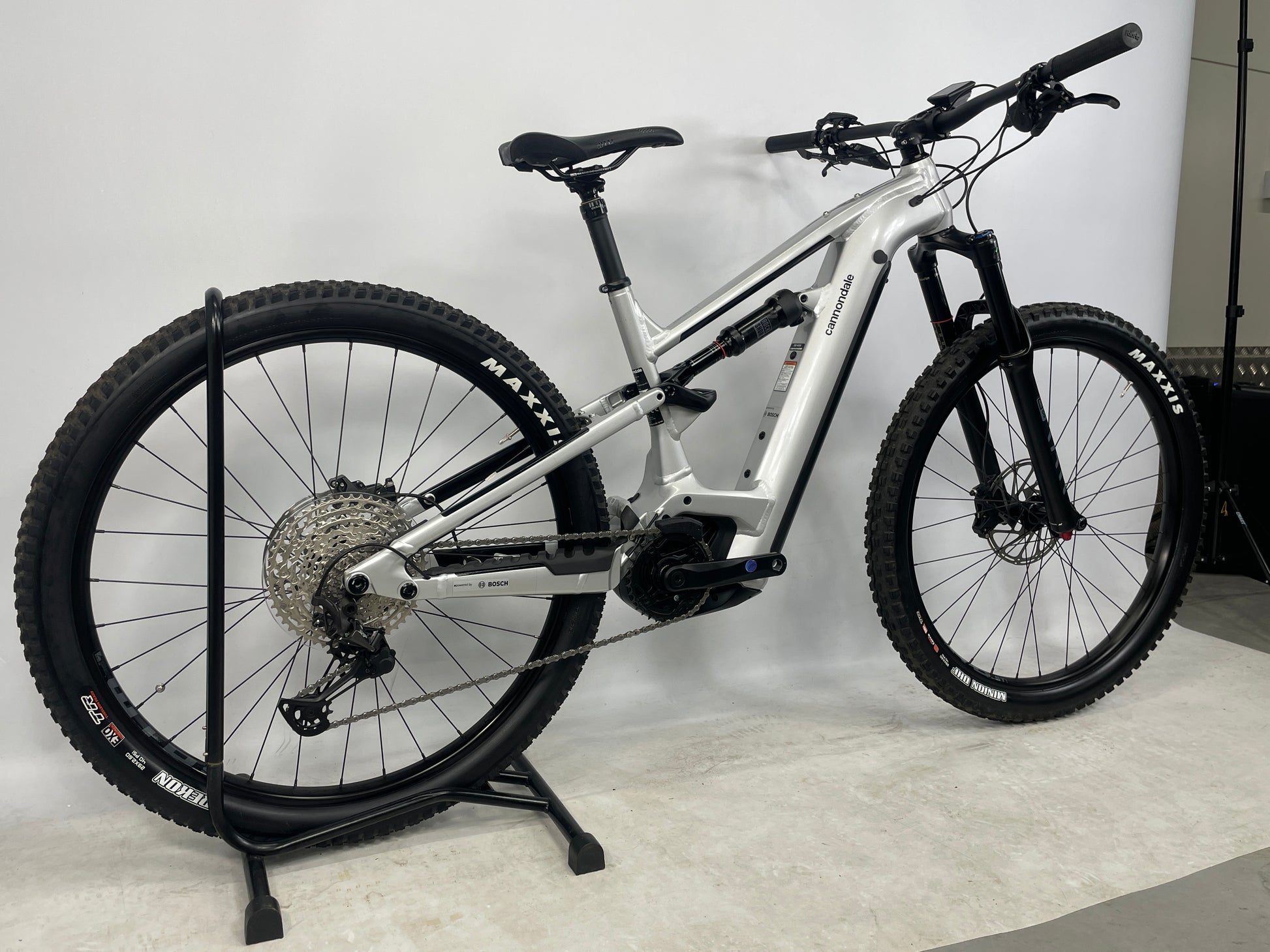 Bicicleta de montaña eléctrica Cannondale Moterra Neo 2023 de