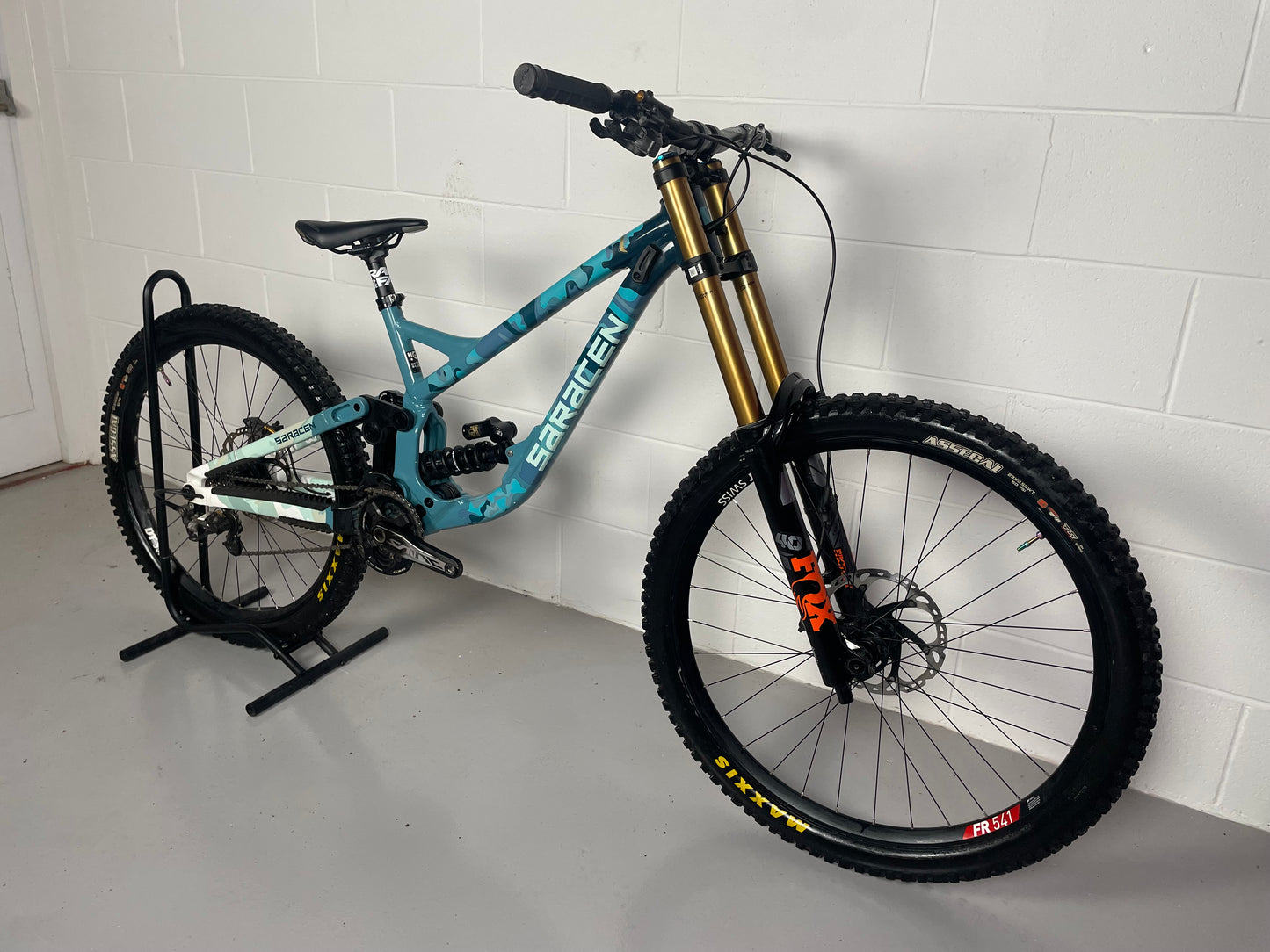 Saracen Myst Team LTD 2026 Full Suspension Downhill Bike